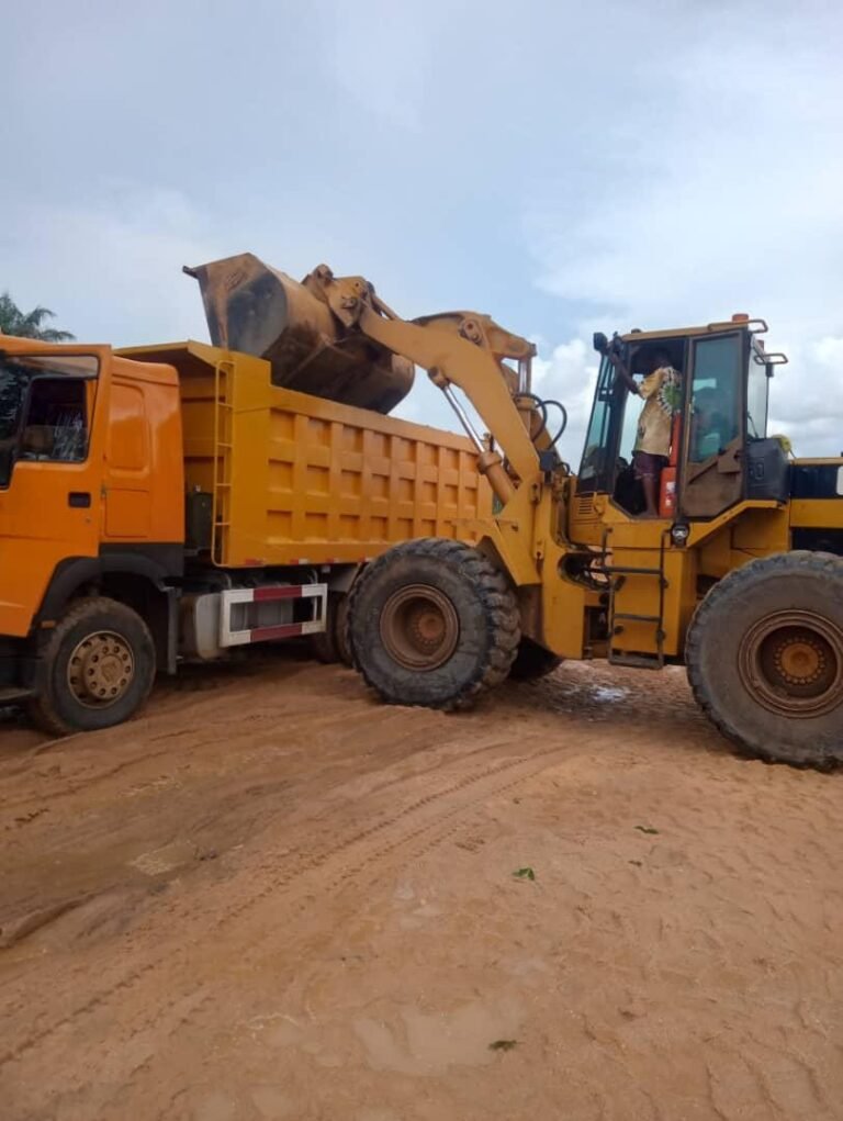 RocksOil Tanker trailer Haulage gallery image 5